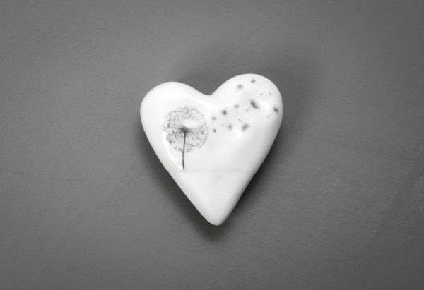 Porzellanherz - Mini Herz aus Porzellan mit Glasur - Pusteblume