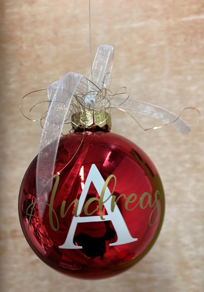 Personalisierte Weihnachtskugel - Christbaumkugel mit Name - rot mit Beschriftung weiss und gold